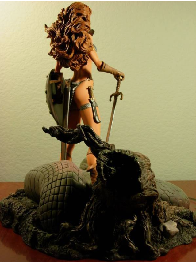 Dynamite Red Sonja She-devil with a Sword Michael Turner Statue