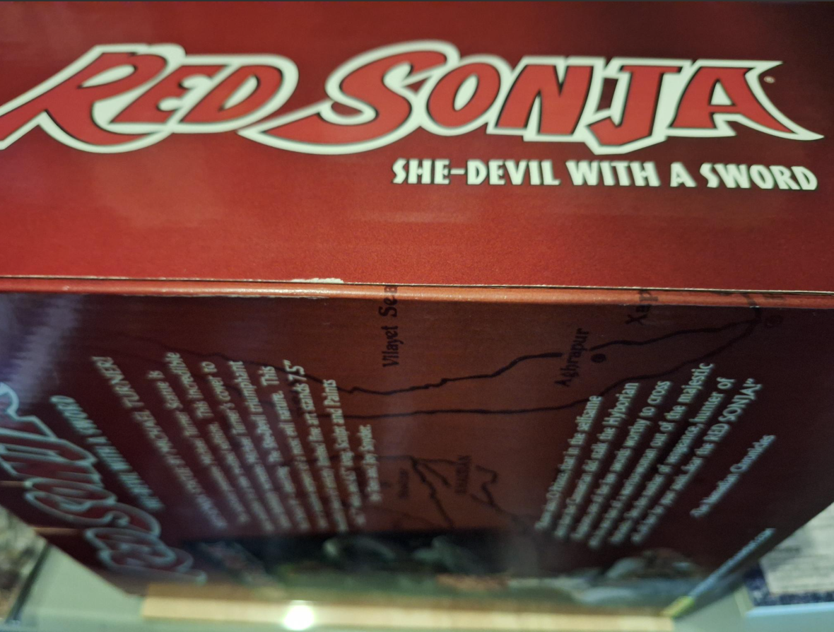 Dynamite Red Sonja She-devil with a Sword Michael Turner Statue